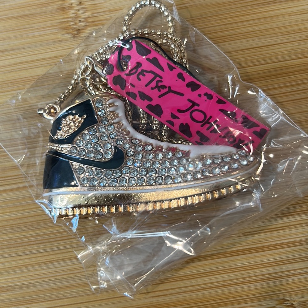 Rhinestone Bling Sneaker Shoe Necklace Pendants Nike Swoosh - Picture 4 of 12